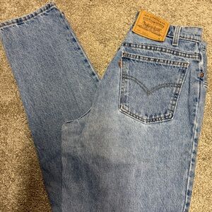 Levi VTG 951 Blue Relaxed Fit Tapered Leg